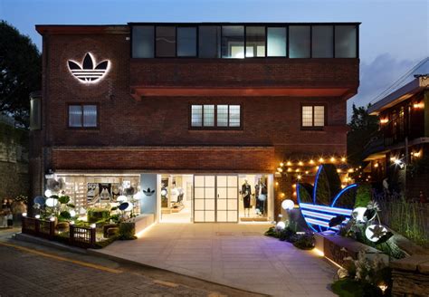 Adidas Bukchon Heritage Store .